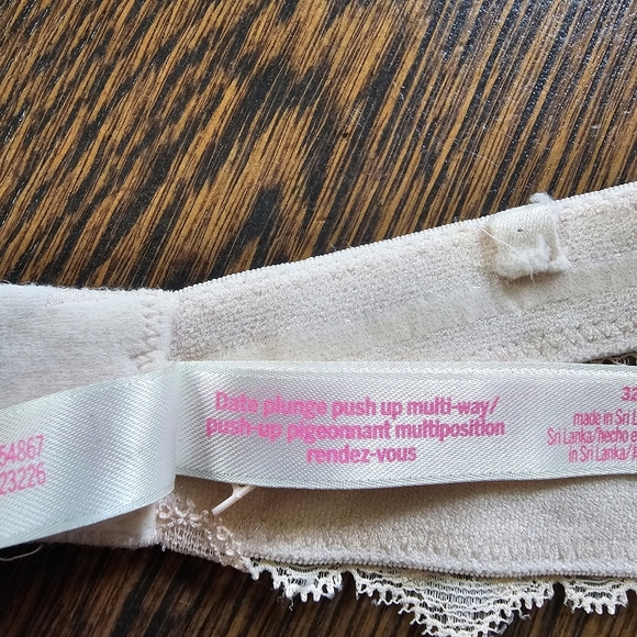 Pink Victoria Secret Date Plunge Push Up Multi Way Light Pink Bra Size Women 32C - Picture 10 of 11